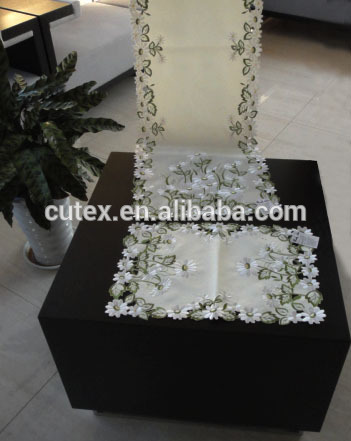 table runner set