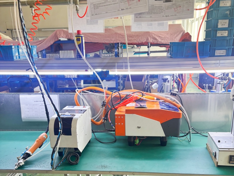 Паўаўтамат для закручвання шруб Semi-automatic screwing machine