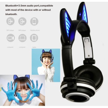 Factory Wholesale Glowing LED Light Blue tooth Headphone