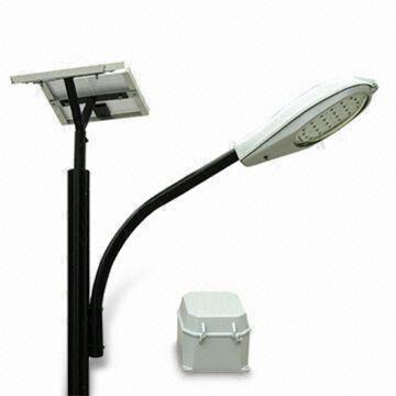 Solar Energy LED Street Light with Over 50,000 Hours Service Lifespan