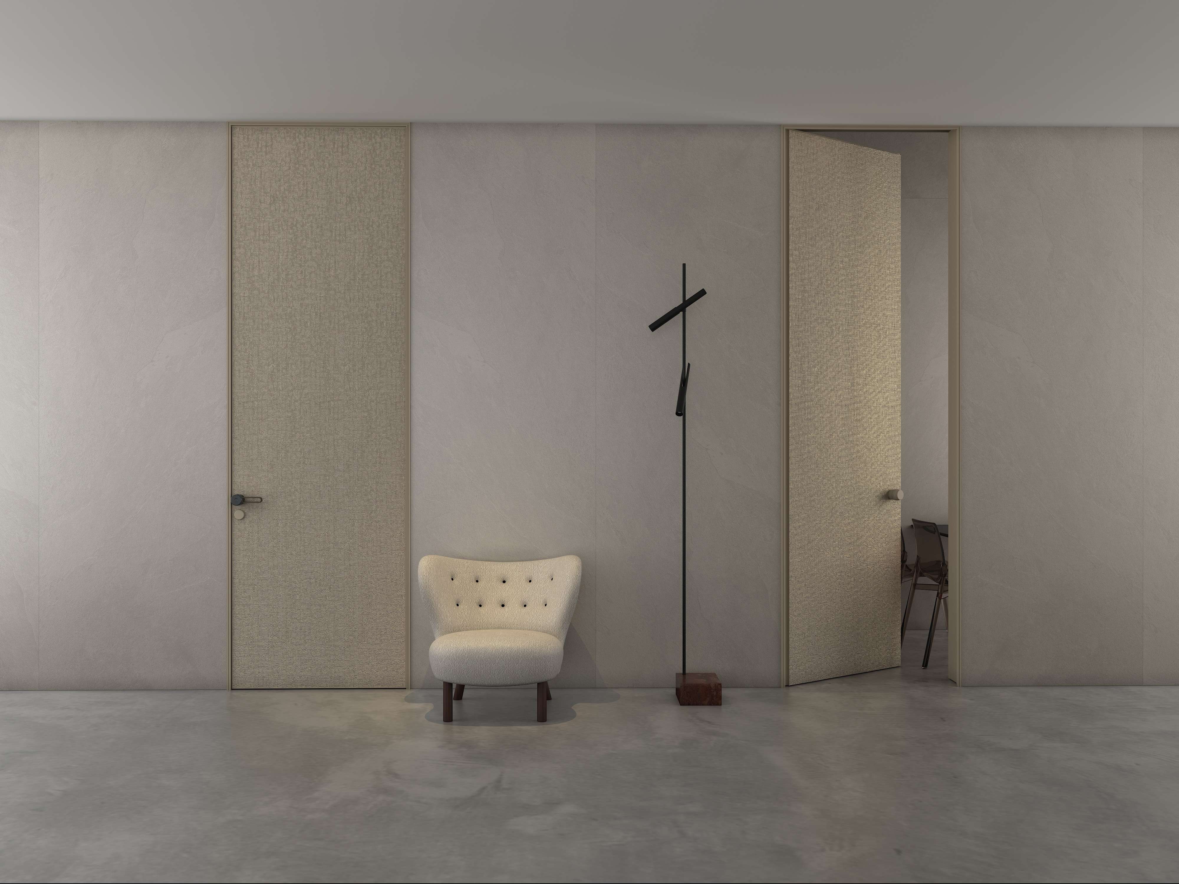 Interior minimalista com porta articulada