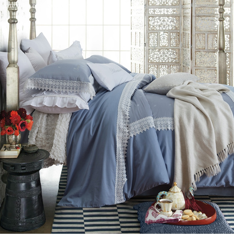  Quilted Coverlet Queen