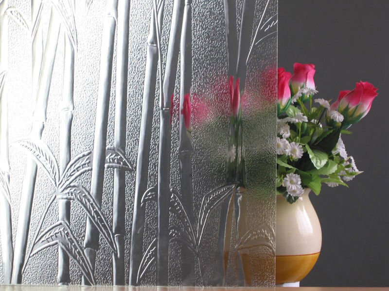 Clear patterned glass