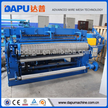 Wire mesh roll welding machine