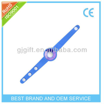 2014 promotional adjustable silicone rubber snap bracelets