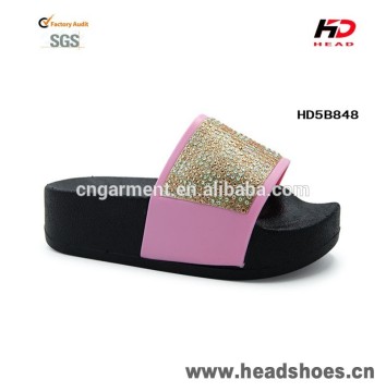 High flat heel slippers with diamond