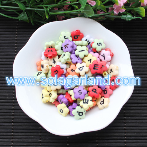 Perles de lettre alphabet minuscules en forme de fleur 4.5 * 11MM