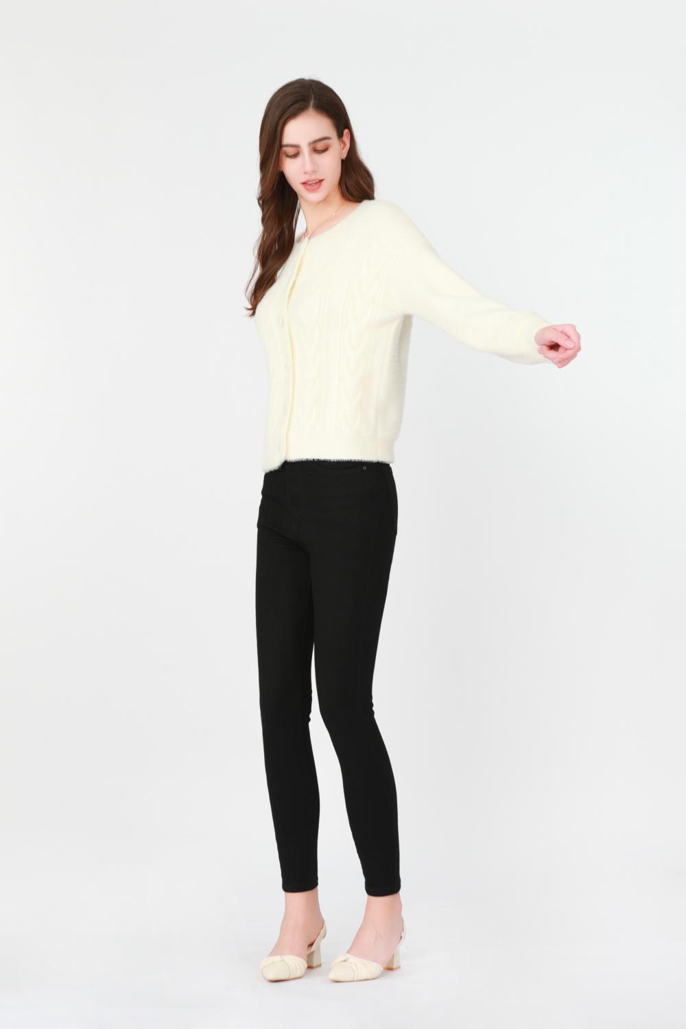 Sweater wol rajutan kancing long lengan