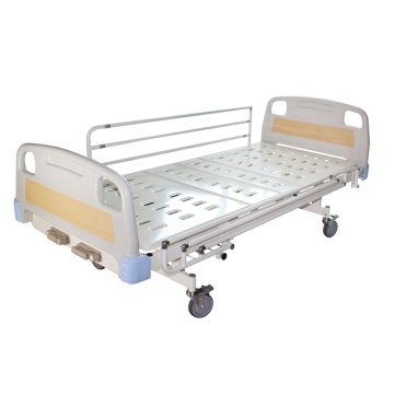 Medisch crank bed met rails