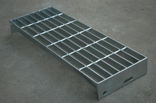 China galvanized stair treads for Onshore&Offshore projects