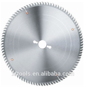 Circular saw blade for crosscut