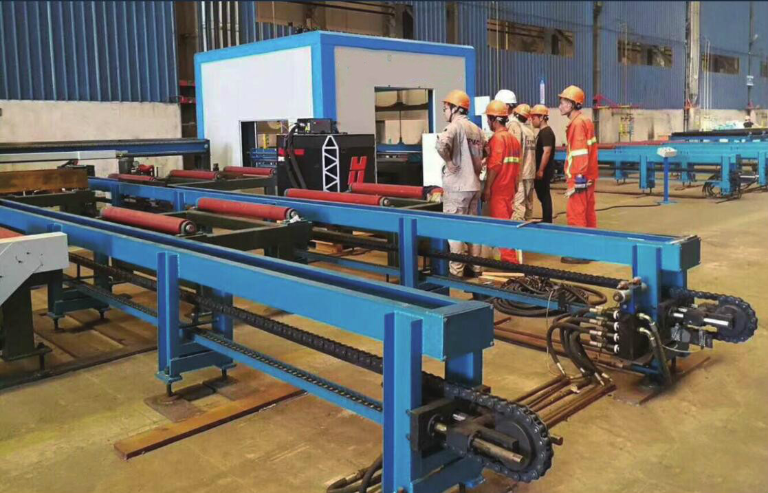 Hypertherms XPR300A H Beam Plasma Cutting Robot With Steel Beam Marking