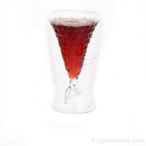 Coupe en verre à vin rouge en forme de poisson