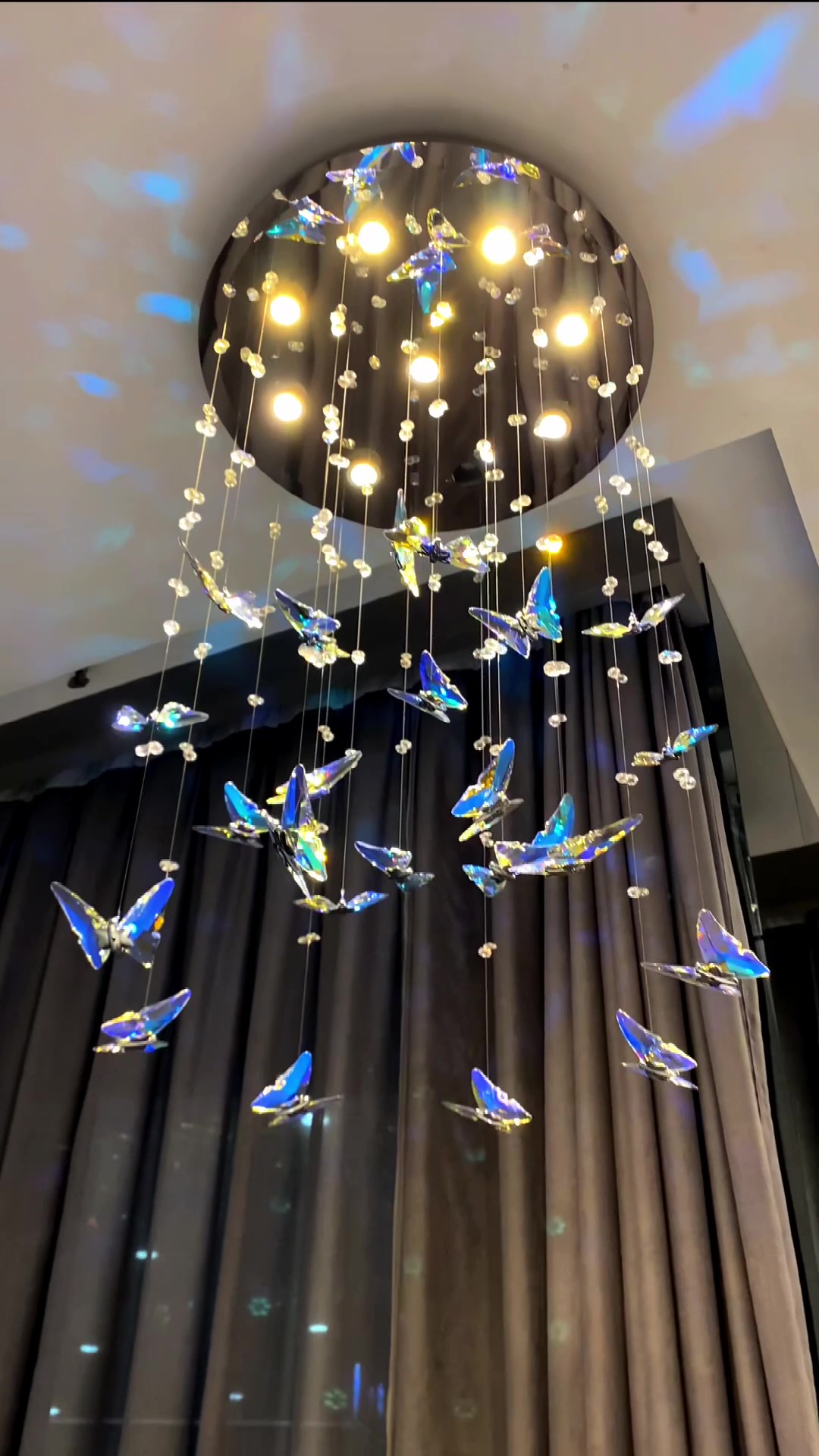 Butterfly Crystal Chandelier_Moment1