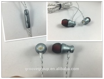 cheap metal in ear earphone with metal feeling in ear earphone cheap metal earphone