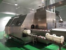 Ultra-high pressure shelling of shellfish