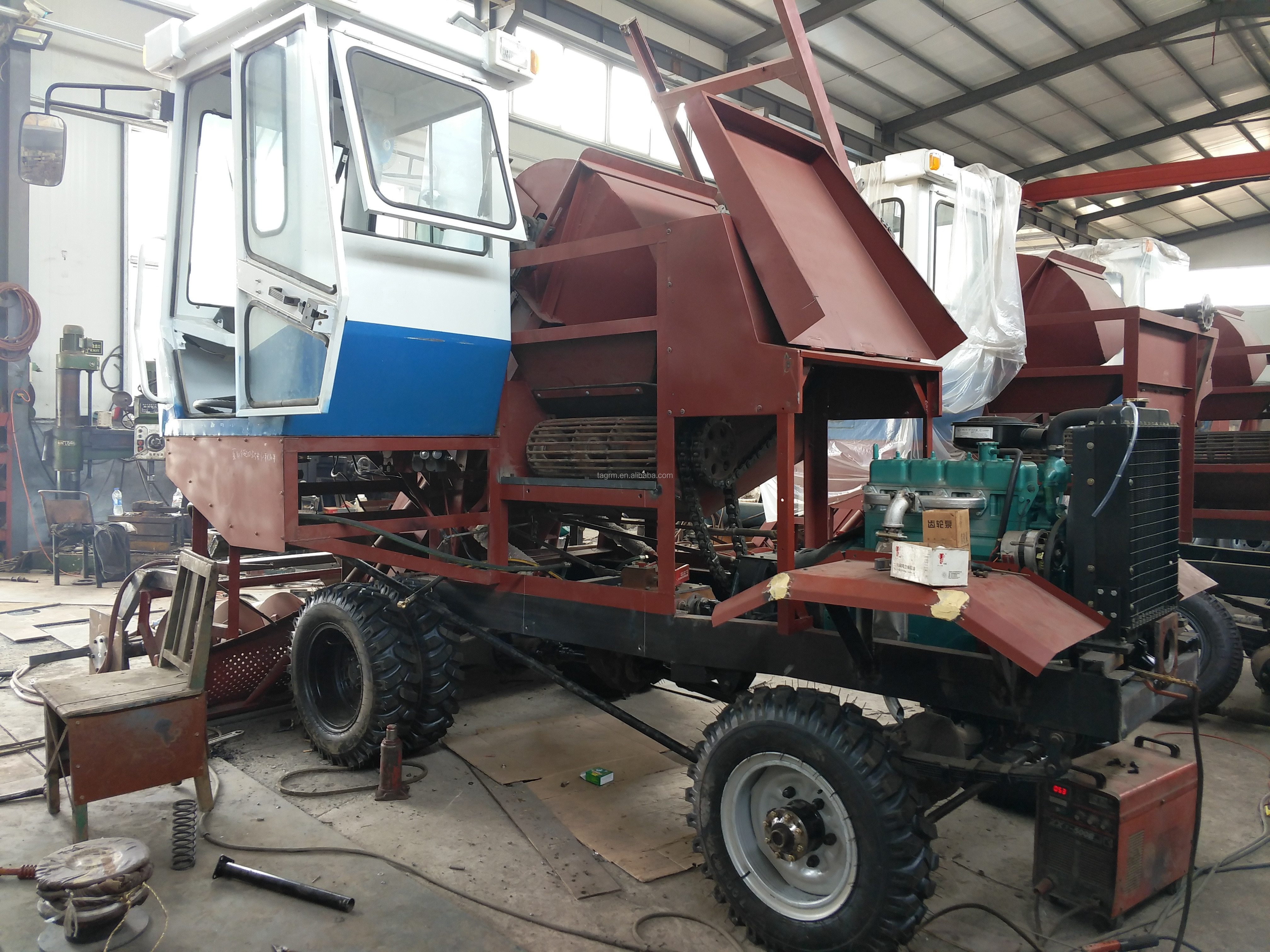 China supplier factory price salt harvester/Agricultural machine/sea salt combine harvester for sale