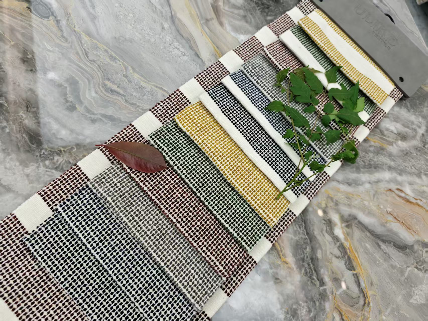 پارچه شنل chenille fabric