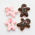 20 * 24mm Kawaii Gingerbread man en forma de Mini Resina Charms Beads Slime Hecho a mano Craft Decor Cabochon Christmas Party Tree Spacer