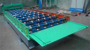 Roofing machine sheet metal roofing rolls