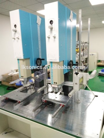 Double heads ultrasonic welding machine