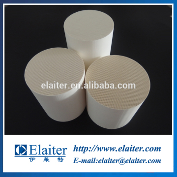 Ceramic catalyst support monolith for vehicle exhaust purification