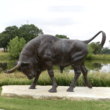 Outdoor classic life size bronze fighting bull sculpture