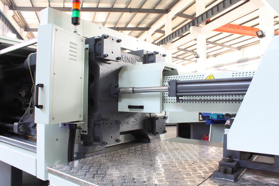 High Performance Injection Molding Machine