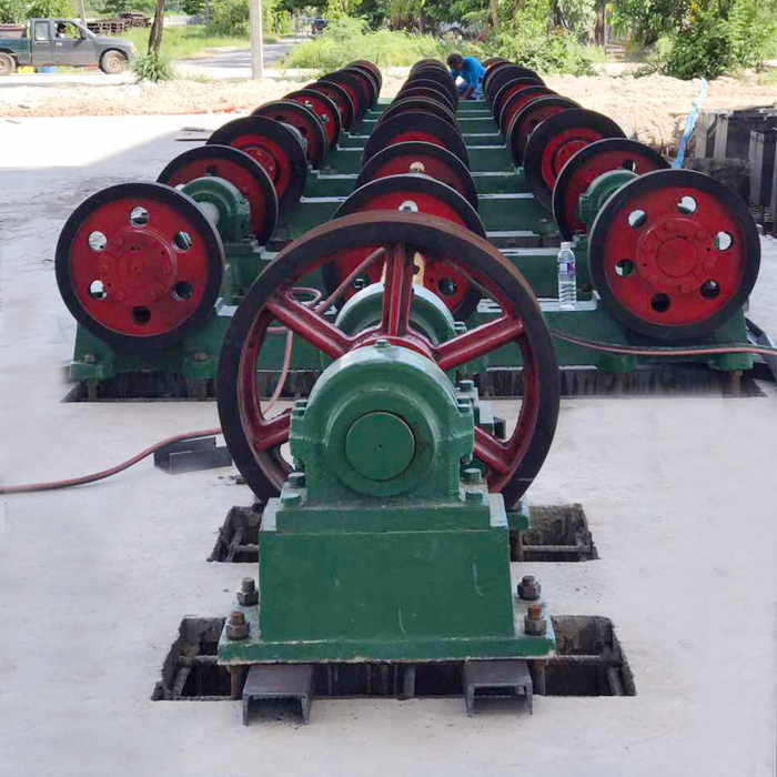 Hollow reinforced concrete spun pile machine
