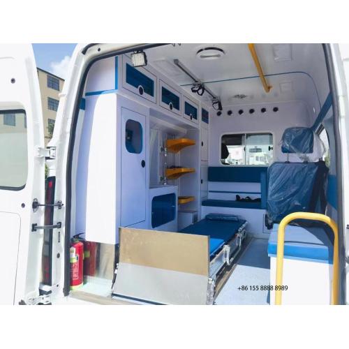 Ambulance de service médical JMC 4x2 à axe court