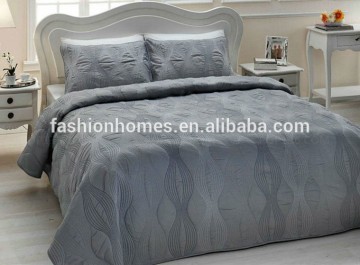 Microfiber solid quilted quilt