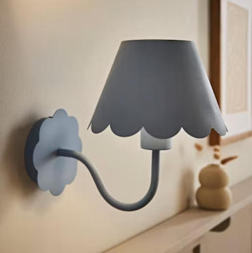 Rechargeable Scalloped Wall Lamp