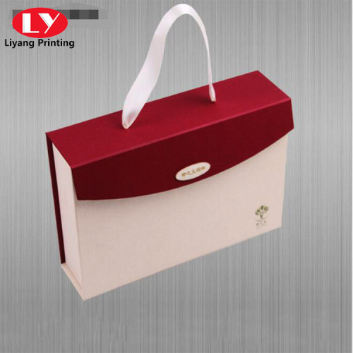 New design magnetic closure paper bag with handle