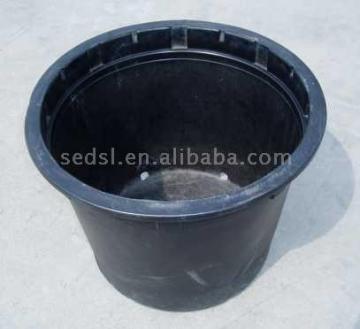 Black plastic flower pot