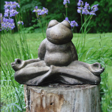Wholesale home or garden ornamental small art metal frog sculptures