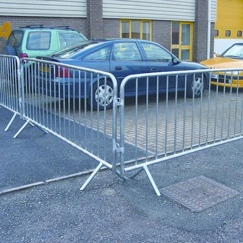 usd iron metal temporary crowd control barriers