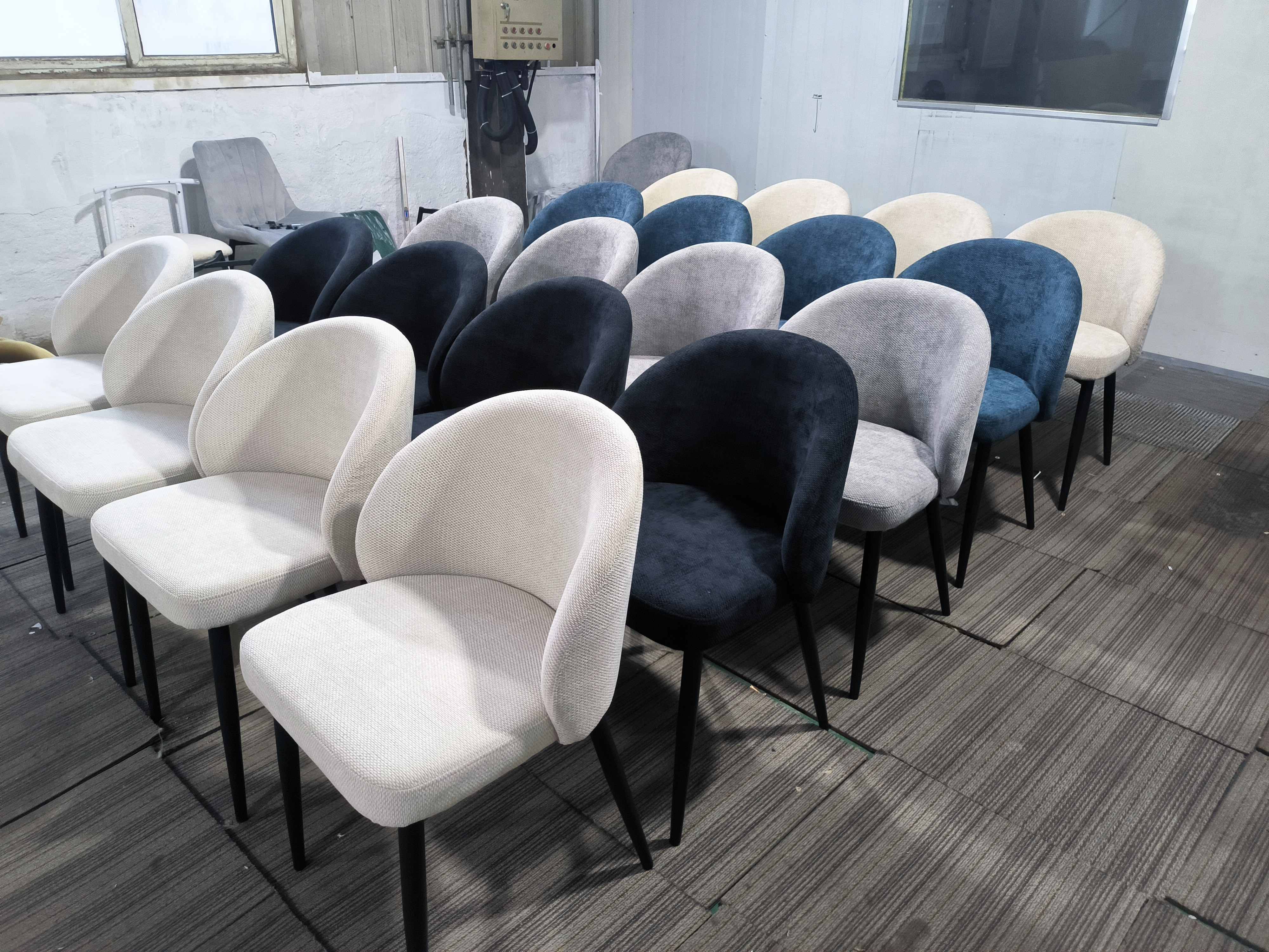 Стул с тканевой обивкой A05 A05 upholstered fabric chair