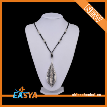 Long Thin Chain Necklace Leaf Pendant Necklace