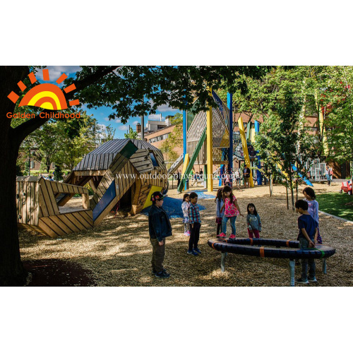 Großer Kinderspielplatz Turm Im Verkauf