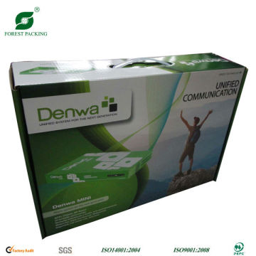 FOLDABLE SHIPPING BOX WITH PLASTIC HANDLE