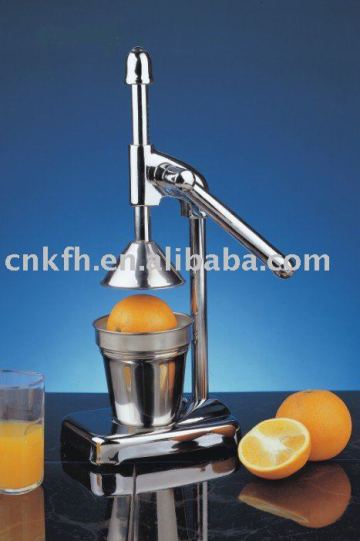 Manual juicer