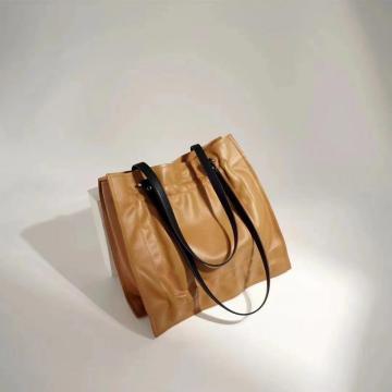 Beg tote kulit coklat elegan