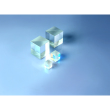 Куб с оптическим дихроичным поляризационным светоделителем