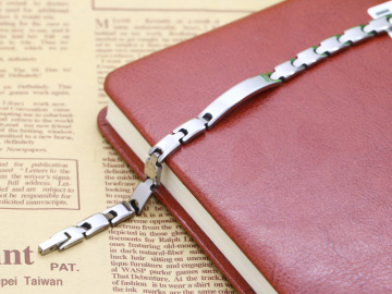 Men Bracelet Silver Type Polished Only With Magnetic Power