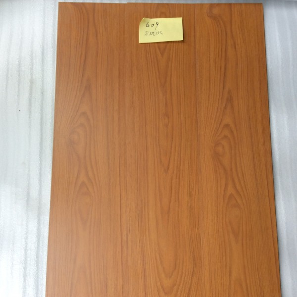 Discount Clicking 32 Smooth HDF Laminated Wooden Flooring