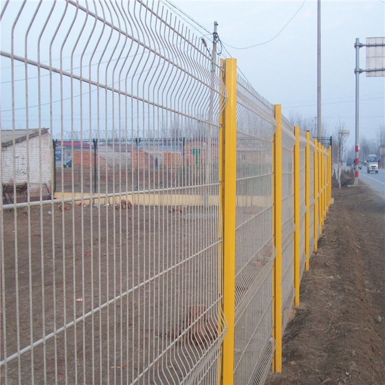 triangle bending wire mesh fence pvc farm fencing