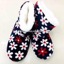 Top Sale Footwear Fashion Flat Casual Shoe Women China Wholesale Cheapest Women Indoor Boots