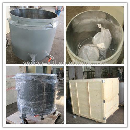 Vacuum mixing tank