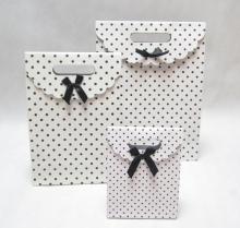 Recyclable paper box with handle