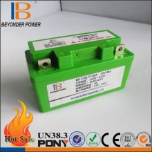 2014 hot newest Lipo/LiFe 12V 4Ah jump start car battery pack motor start battery with jump start battery charger made in China